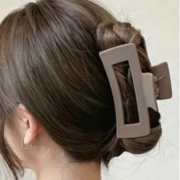 Claw Clip Hair Accessories - Picture 4 of 4